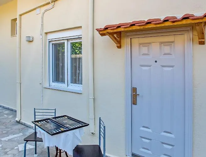 Haroulena Πανσιόν