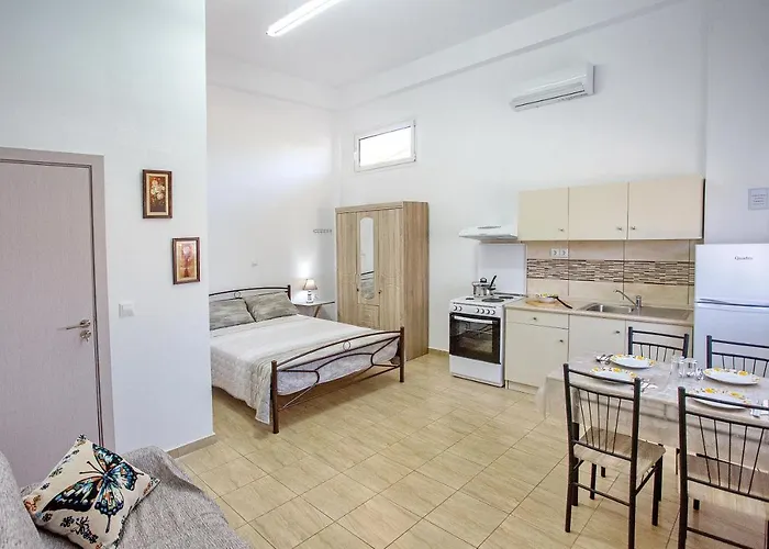 Πανσιόν Haroulena