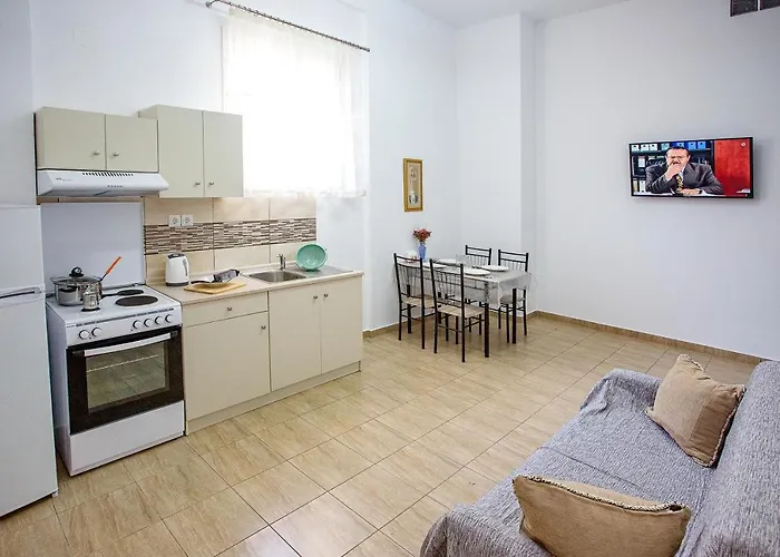 Πανσιόν Haroulena