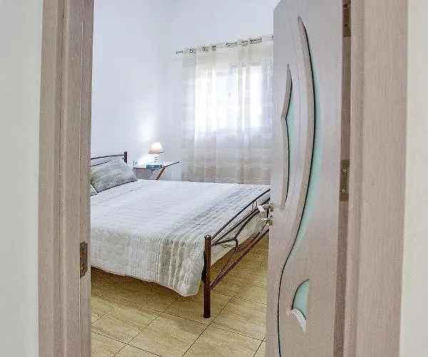 Πανσιόν Haroulena