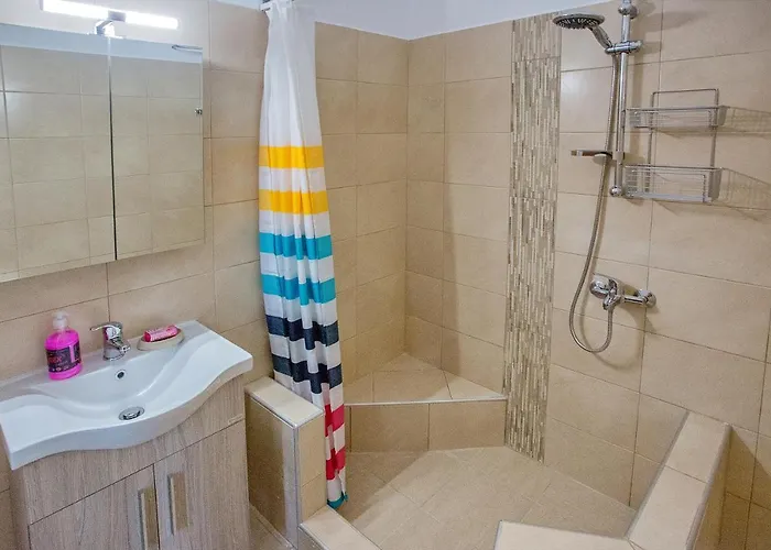 Haroulena Πανσιόν