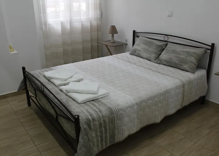 Haroulena Πανσιόν