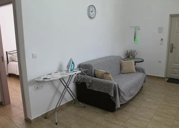 Πανσιόν Haroulena 4*